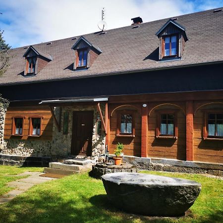 Chaloupka Kralovstvi Villa Sluknov Luaran gambar